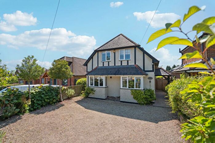 4 Bedroom Detached House For Sale In Fagnall Lane, Winchmore Hill, HP7