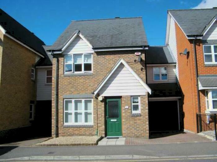 4 Bedroom House To Rent In Hedingham Road, Chafford Hundred, RM16