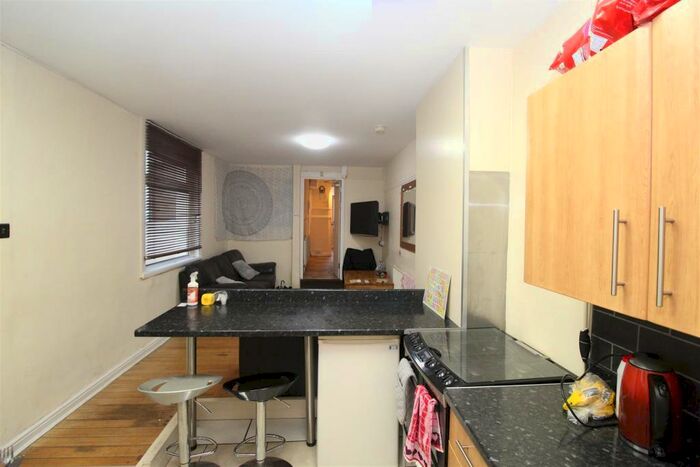 5 Bedroom House To Rent In Tewkesbury Street, Cathays, Cardiff, CF24