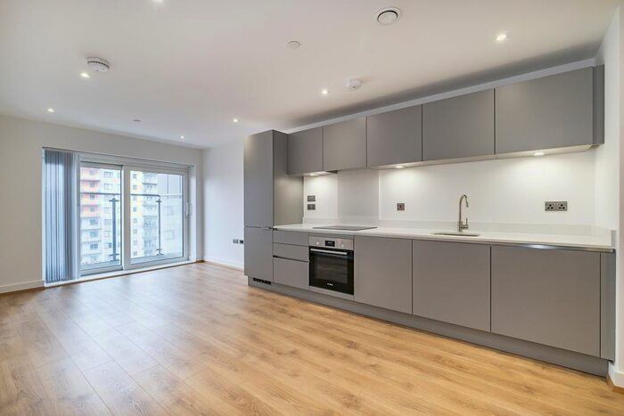 2 Bedroom Flat To Rent In Woolwich Church Street, Woolwich, SE18