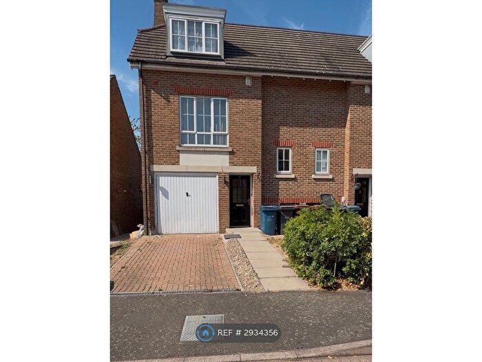 3 Bedroom Semi-Detached House To Rent In Goodhall Close, Stanmore, HA7