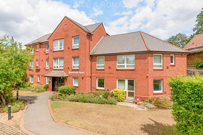 1 Bedroom Retirement Property For Sale In Riverstone Court, Kingston, KT2