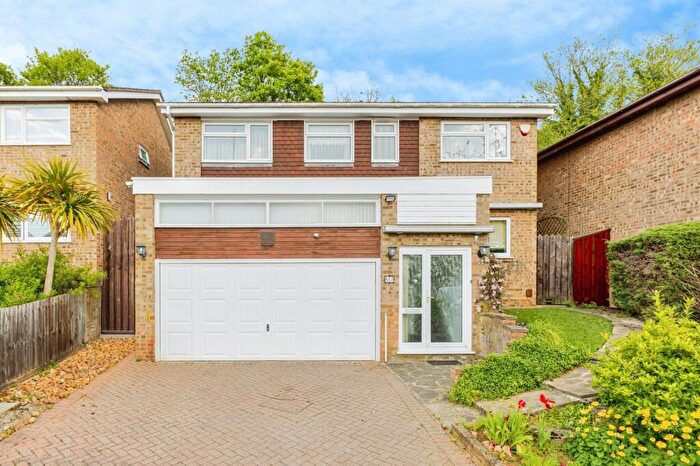 4 Bedroom Detached House For Sale In East Butterfield Court, Northampton, Northamptonshire, NN3