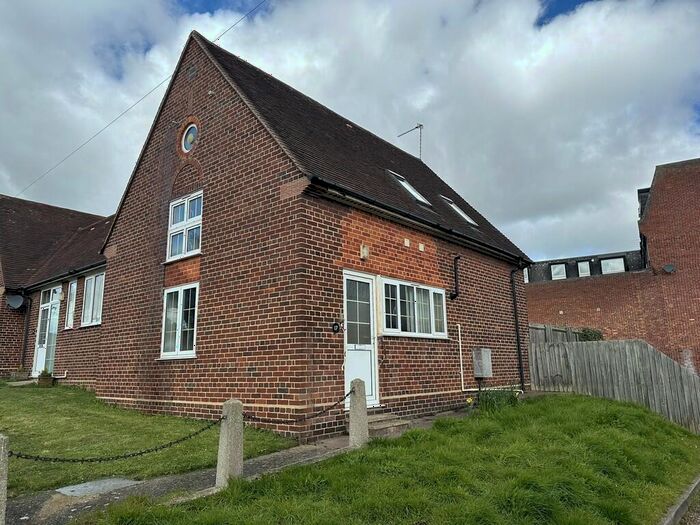 2 Bedroom End Of Terrace House To Rent In Crowfoot Gardens, Beccles, NR34