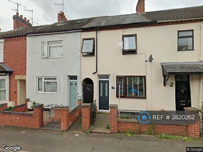 3 Bedroom Terraced House To Rent In Queen St, Kettering, NN14