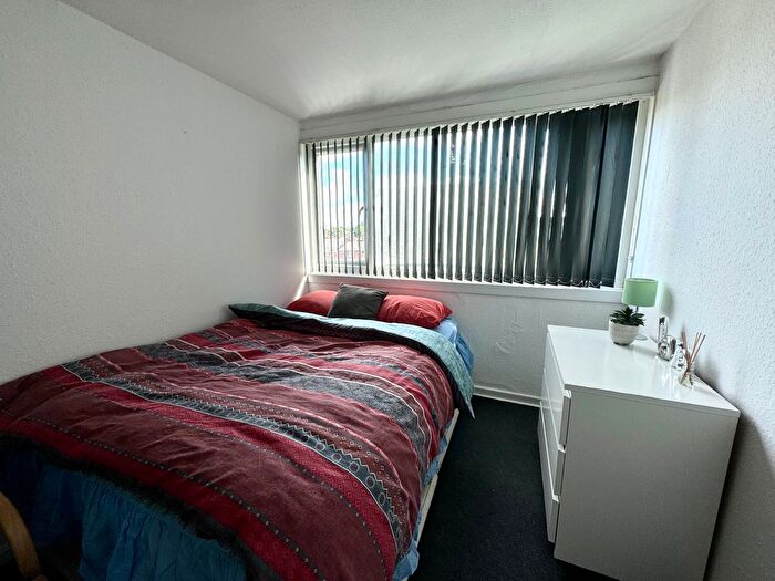 Studio To Rent In St. Marks Road, Tipton, DY4