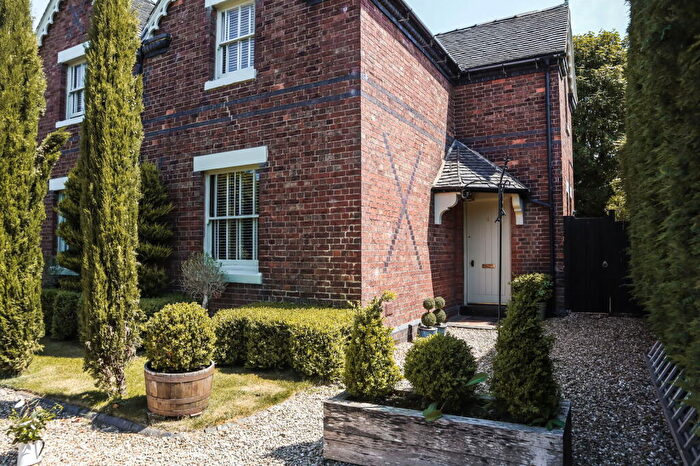 3 Bedroom Semi-Detached House For Sale In The Locks, Hillmorton, Rugby, CV21