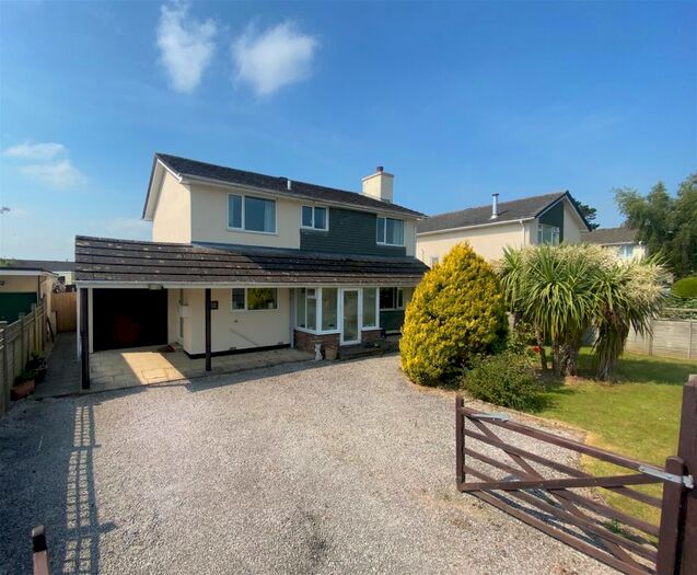 3 Bedroom Detached House For Sale In Wallfield Road, Bovey Tracey, Newton Abbot, TQ13