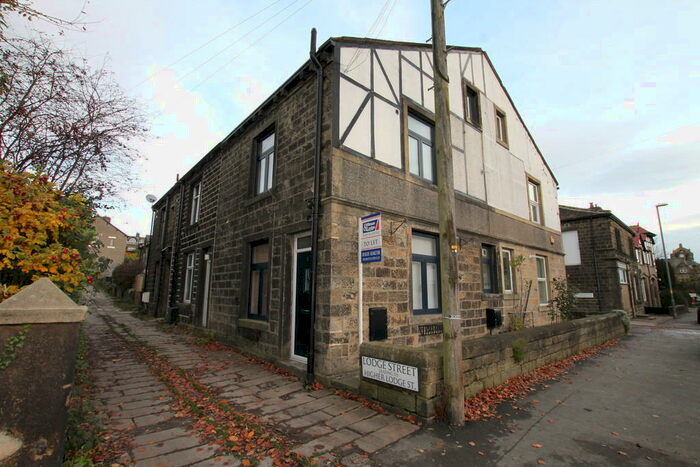 2 Bedroom End Of Terrace House To Rent In Lodge Street, Glusburn, BD20