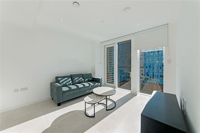 Studio To Rent In Bouchon Point, Cendal Crescent, E1