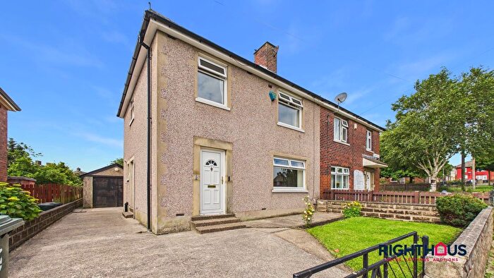 3 Bedroom Semi Detached House For Sale In Boldron Holt, Bradford, BD6