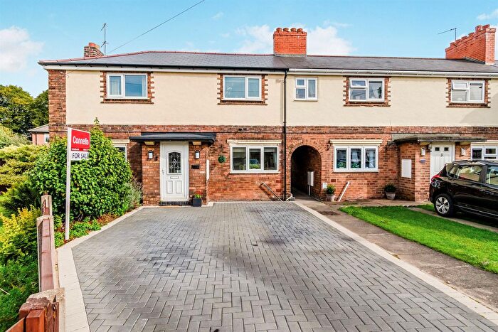 3 Bedroom Semi-Detached House For Sale In Hughes Place, Bilston, WV14