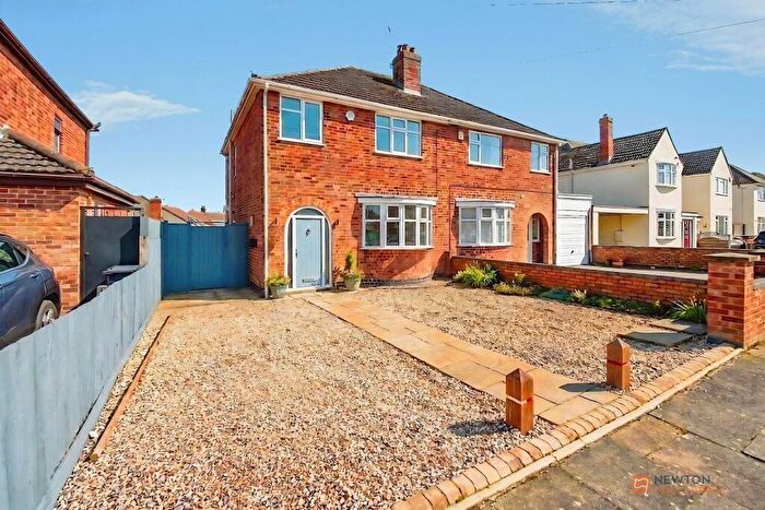 3 Bedroom Semi-Detached House For Sale In Herricks Avenue, Leicester, LE4