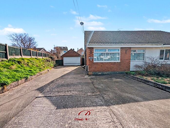 2 Bedroom Semi-Detached Bungalow For Sale In Elm Avenue, Flint, CH6