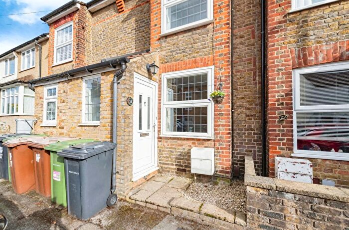 3 Bedroom Terraced House For Sale In Ashdon Road, Bushey, WD23