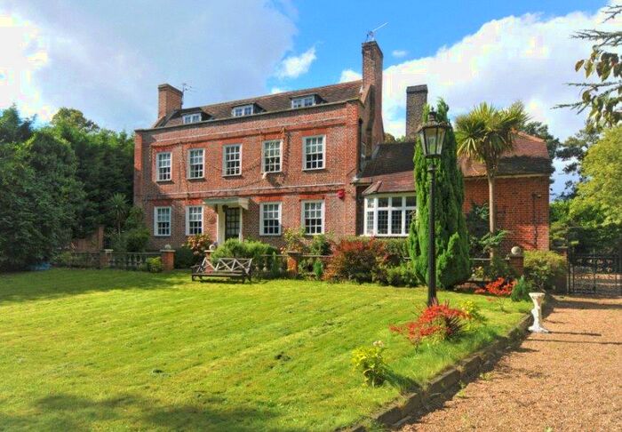 6 Bedroom Detached House To Rent In London Road, Wallington, Surrey, SM6