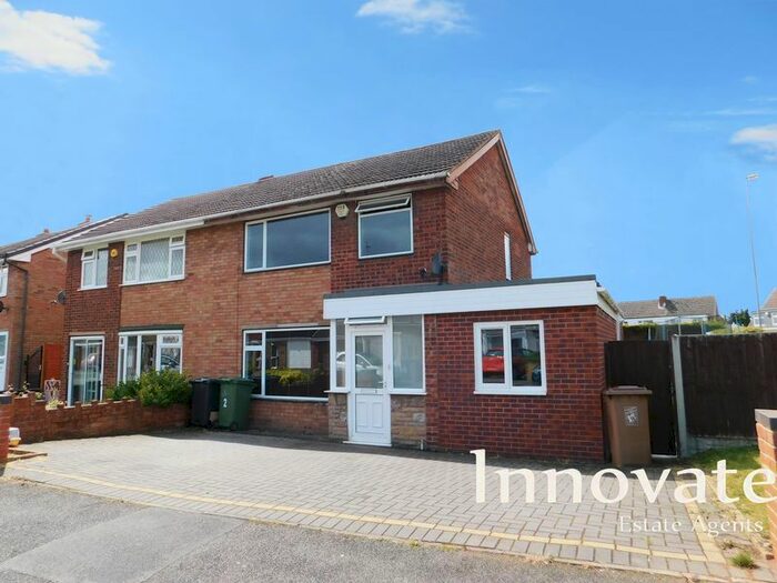 4 Bedroom Semi-Detached House To Rent In Harlech Road, Willenhall, WV12