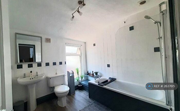 2 Bedroom End Of Terrace House To Rent In Murat Street, Merseyside, L22