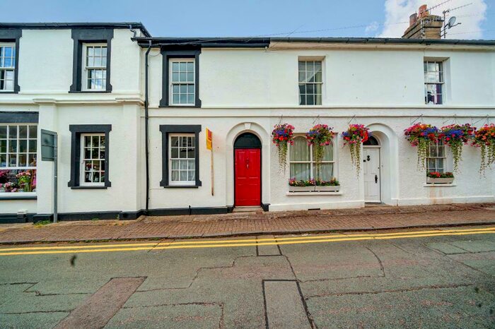 1 Bedroom Flat For Sale In Crickhowell, Hay On Wye/Brecon/Abergavenny, NP8