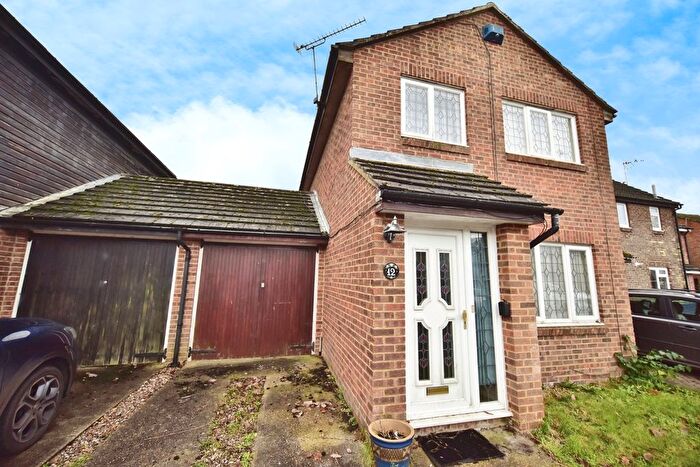 3 Bedroom Link Detached House For Sale In Tall Trees Close, Kingswood, Maidstone, Kent, ME17