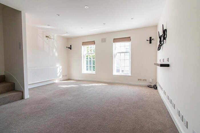 3 Bedroom Semi-Detached House To Rent In Furze Close, Redhill, RH1