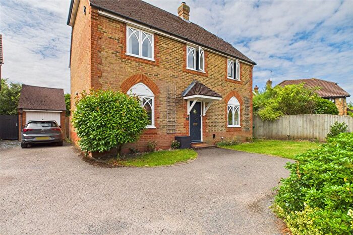 4 Bedroom Detached House To Rent In Saturn Croft, Winkfield Row, Bracknell, Berkshire, RG42