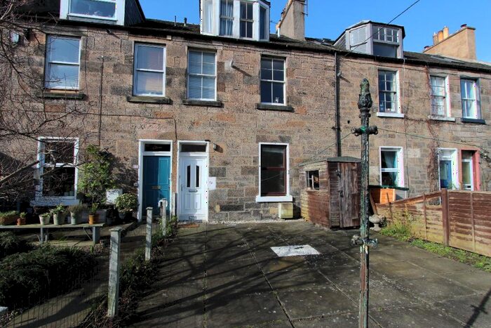 2 Bedroom Flat To Rent In Maryfield Place, Abbeyhill, Edinburgh, EH7