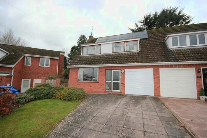 3 Bedroom Semi-Detached House For Sale In Sandpiper Crescent, Malvern, WR14