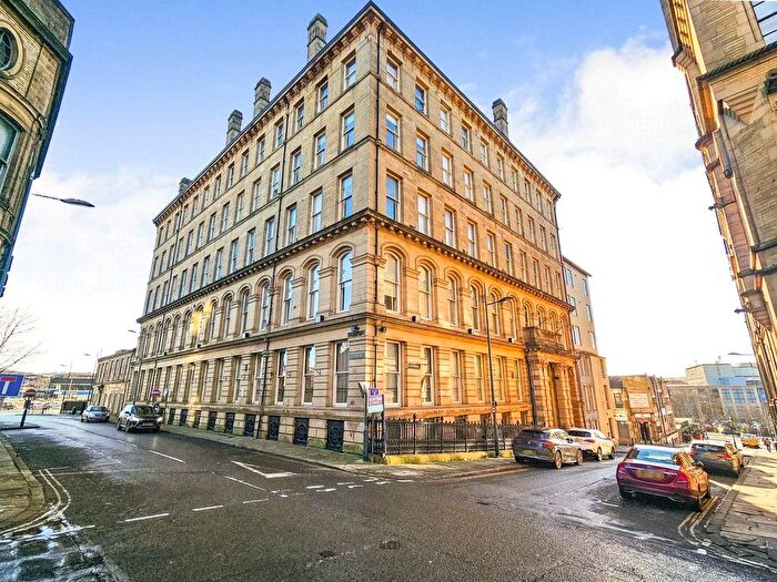 1 Bedroom Flat For Sale In East Parade, Bradford, West Yorkshire, BD1