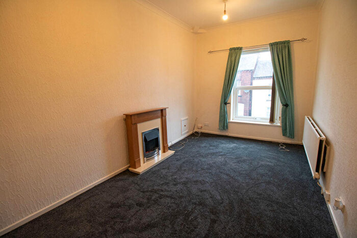 2 Bedroom Flat To Rent In Plodder Lane, Farnworth, Bolton, BL4