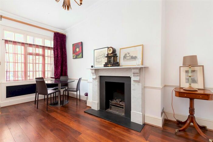 3 Bedroom Mews To Rent In St Georges Square Mews, London, SW1V