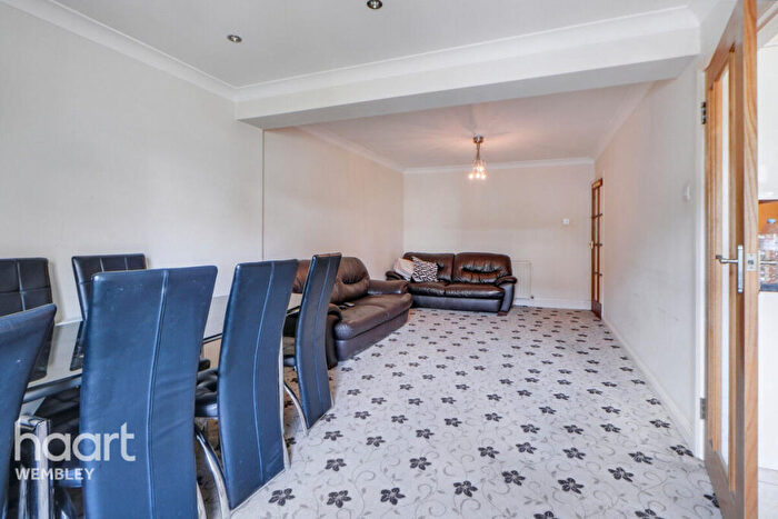 4 Bedroom Terraced House For Sale In Neasden, NW2