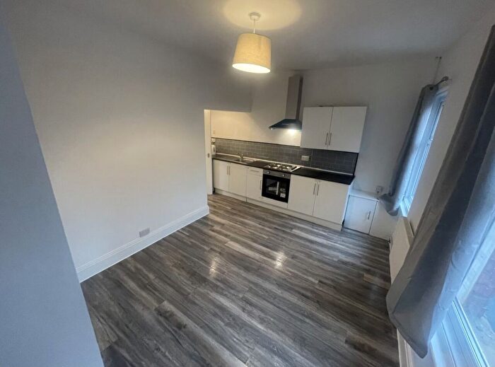 2 Bedroom Flat To Rent In Bath Street, Blackpool, Lancashire, FY4