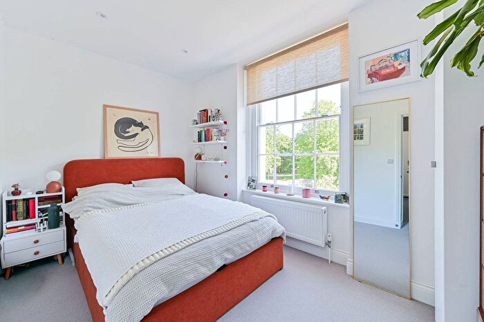 2 Bedroom Flat To Rent In Moorland Road, Brixton, London, SW9