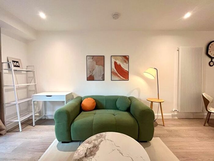 1 Bedroom Flat To Rent In Western Gateway, London, E16