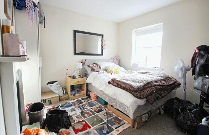 1 Bedroom Flat For Sale In B Broad Street, Chesham, Buckinghamshire, HP5