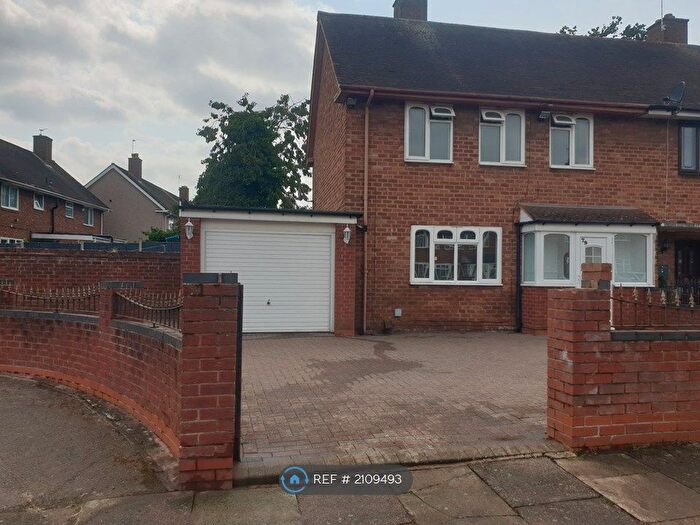 3 Bedroom End Of Terrace House To Rent In Hengham Road, Birmingham, B26