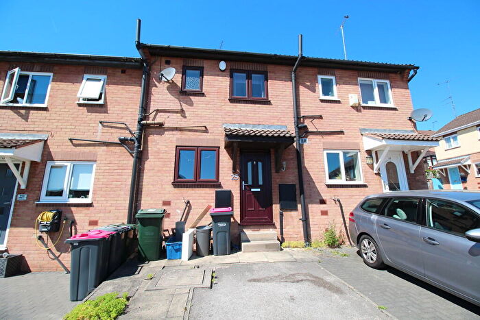 2 Bedroom Town House To Rent In Pine Walk, Swinton, S64