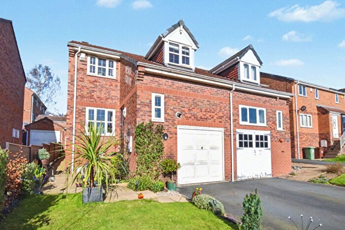 3 Bedroom Semi Detached House For Sale In St. Marys Park Crescent, Leeds, West Yorkshire, LS12