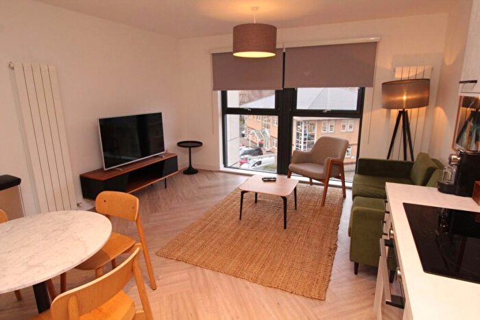 2 Bedroom Flat To Rent In Minerva Way, Finnieston, G3