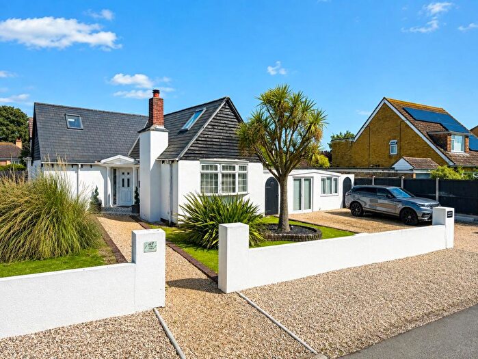4 Bedroom Detached House For Sale In Queensway, Dymchurch, Romney Marsh, TN29