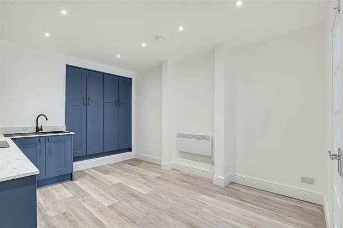 1 Bedroom Flat To Rent In Millicent Road, West Bridgford, Nottinghamshire, NG2