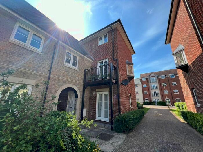 2 Bedroom Flat To Rent In Thames View, Abingdon, OX14