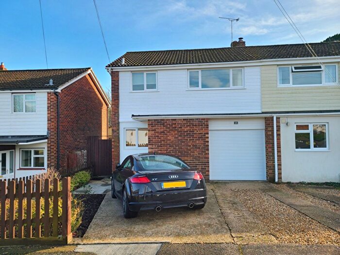 3 Bedroom Semi Detached House For Sale In Furzedale Park, Hythe, SO45