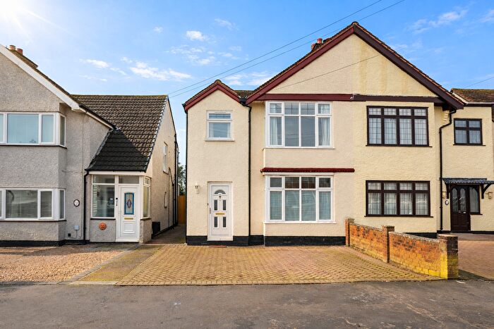 3 Bedroom Semi-Detached House For Sale In Northfield Road, Hinckley, Leicestershire, LE10