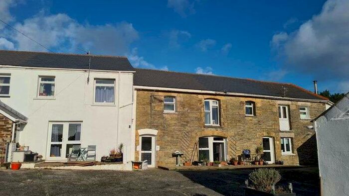 2 Bedroom Property To Rent In Trevelgue, Newquay, TR8