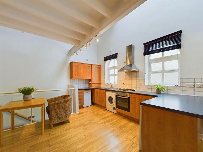 2 Bedroom Apartment To Rent In Adcocks Close, Loughborough - Inc Bills Option, LE11