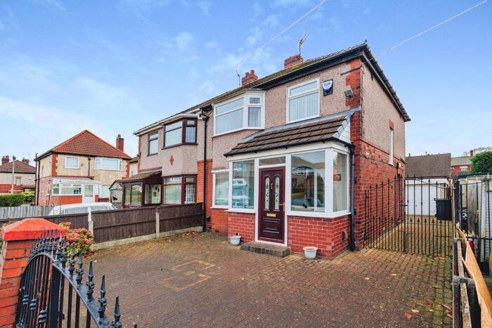 3 Bedroom Semi-Detached House To Rent In Maple Avenue, Audenshaw, Manchester, M34