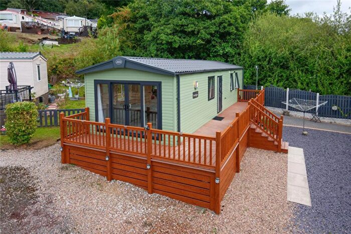 2 Bedroom Bungalow For Sale In Glen Road, Baildon, Shipley, West Yorkshire, BD17