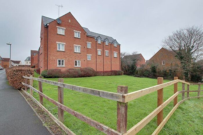 2 Bedroom Flat To Rent In Vinescroft, Staverton, BA14